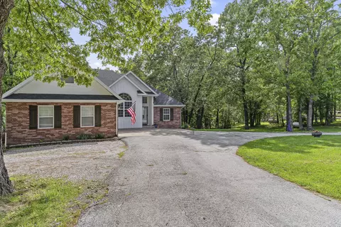 Exterior - 45 Stone Ridge Ct, Strafford, MO 65757 photo 2 of 11