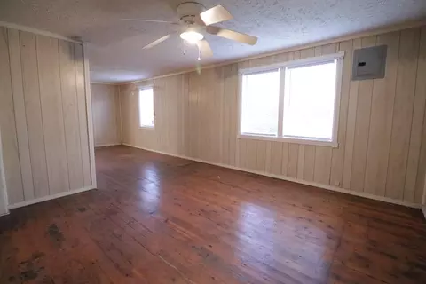 Living - 3627 County Road 542, Ava, MO 65608 photo 8 of 10