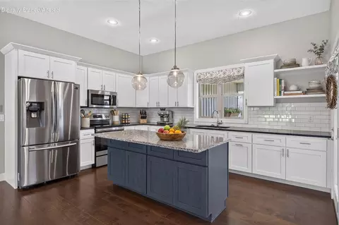Kitchen - 5746 E Park Pl, Strafford, MO 65757 photo 3 of 3