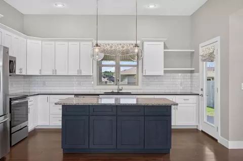 Kitchen - 5746 E Park Pl, Strafford, MO 65757 photo 1 of 3