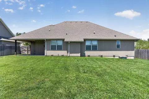 Exterior - 5746 E Park Pl, Strafford, MO 65757 photo 5 of 6