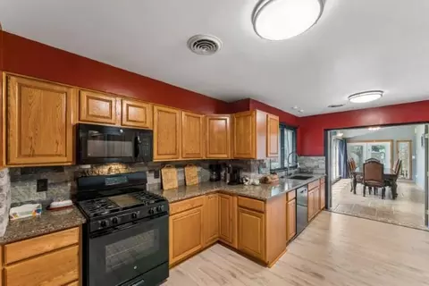 Kitchen - 301 E Walnut St, Aurora, MO 65605 photo 3 of 3