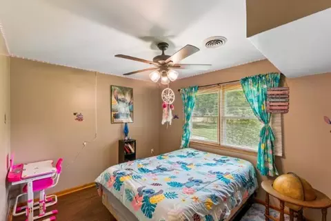 Bedroom - 301 E Walnut St, Aurora, MO 65605 photo 4 of 4