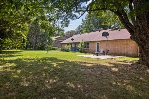 Exterior - 301 E Walnut St, Aurora, MO 65605 photo 3 of 5