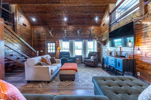 Living - 110 S County Road 243, Couch, MO 65690 photo 2 of 10