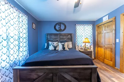 Bedroom - 110 S County Road 243, Couch, MO 65690 photo 11 of 14