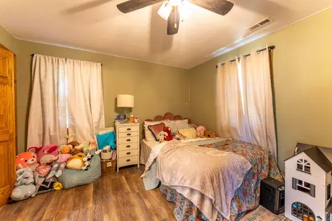 Bedroom - 110 S County Road 243, Couch, MO 65690 photo 13 of 14