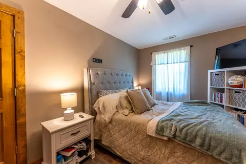 Bedroom - 110 S County Road 243, Couch, MO 65690 photo 8 of 14