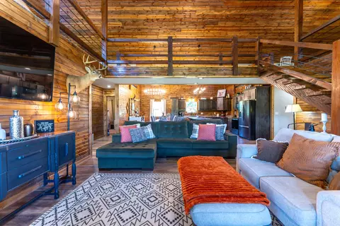 Living - 110 S County Road 243, Couch, MO 65690 photo 4 of 10