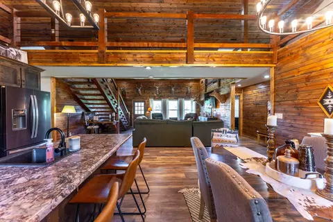 Dining - 110 S County Road 243, Couch, MO 65690 photo 2 of 5