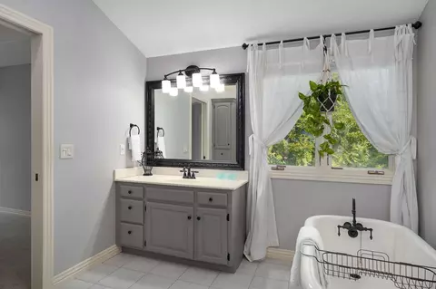 Bath - 345 E Lafayette St, Springfield, MO 65810 photo 2 of 6