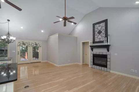 Living - 345 E Lafayette St, Springfield, MO 65810 photo 1 of 6