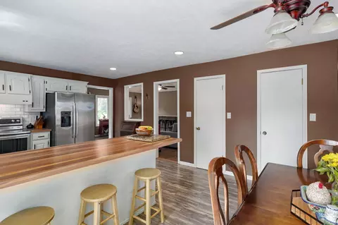 Kitchen - 970 E State Highway Ww, Springfield, MO 65803 photo 4 of 4