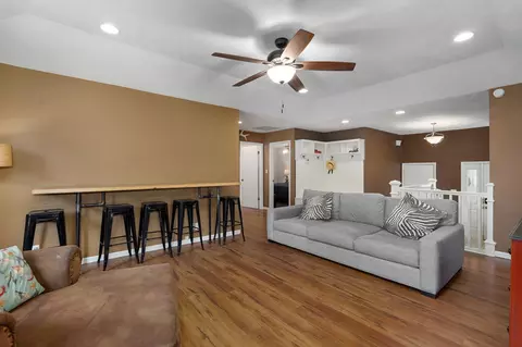 Entry Way - 970 E State Highway Ww, Springfield, MO 65803 photo 1 of 4