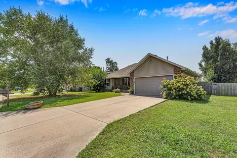 Exterior - 512 Rice St, Clever, MO 65631 photo 5 of 5