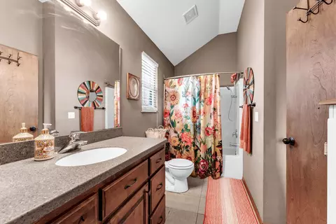 Bath - 512 Rice St, Clever, MO 65631 photo 1 of 3