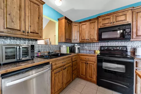 Kitchen - 512 Rice St, Clever, MO 65631 photo 2 of 3