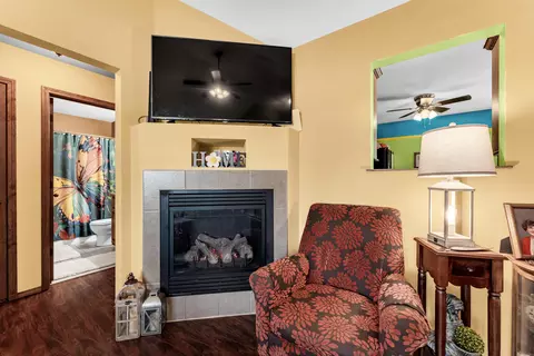 Living - 512 Rice St, Clever, MO 65631 photo 3 of 3
