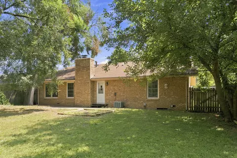 Exterior - 2013 S Grant Ave, Springfield, MO 65807 photo 6 of 9