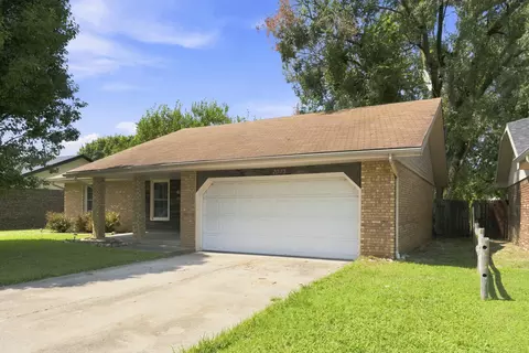 Exterior - 2013 S Grant Ave, Springfield, MO 65807 photo 8 of 9