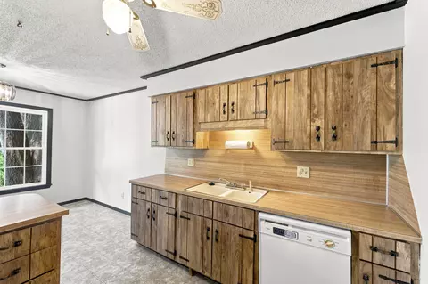 Kitchen - 2013 S Grant Ave, Springfield, MO 65807 photo 3 of 3