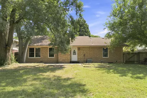 Exterior - 2013 S Grant Ave, Springfield, MO 65807 photo 5 of 9