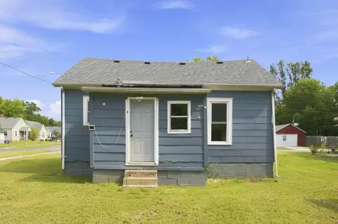Exterior - 2424 W Elm St, Springfield, MO 65806 photo 6 of 8