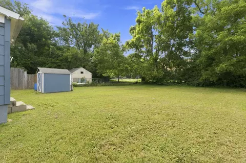 Exterior - 2424 W Elm St, Springfield, MO 65806 photo 8 of 8