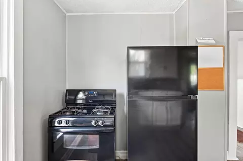 Kitchen - 2424 W Elm St, Springfield, MO 65806 photo 1 of 2