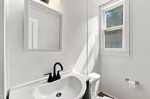 Bath - 2424 W Elm St, Springfield, MO 65806 photo 1 of 1