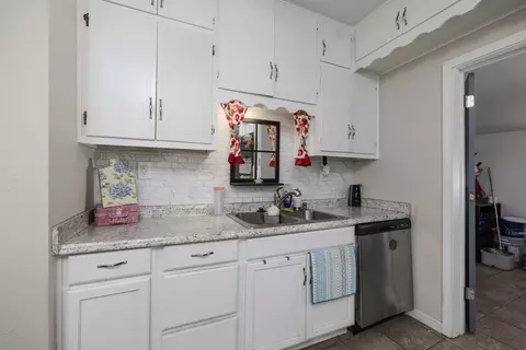 Kitchen - 1409 S Maple St, Carthage, MO 64836 photo 3 of 3