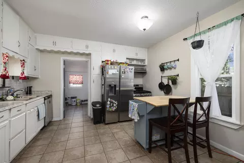 Kitchen - 1409 S Maple St, Carthage, MO 64836 photo 2 of 3