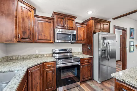 Kitchen - 190 Cedar Brooke Estates Dr, Forsyth, MO 65653 photo 5 of 5