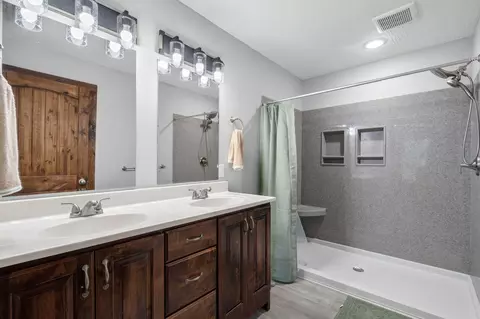Bath - 190 Cedar Brooke Estates Dr, Forsyth, MO 65653 photo 1 of 3