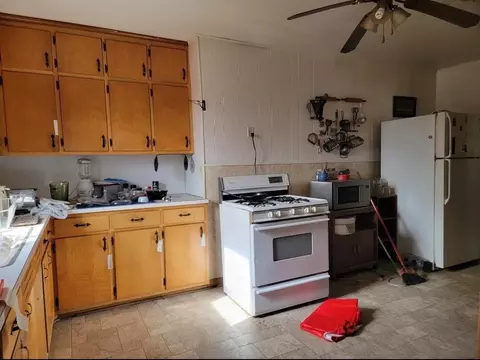 Kitchen - 1401 E Broadway St, Monett, MO 65708 photo 2 of 3