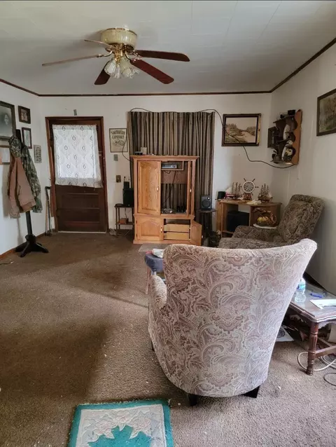 Living - 1401 E Broadway St, Monett, MO 65708 photo 1 of 2