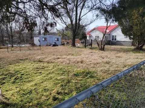 Exterior - 1401 E Broadway St, Monett, MO 65708 photo 5 of 7