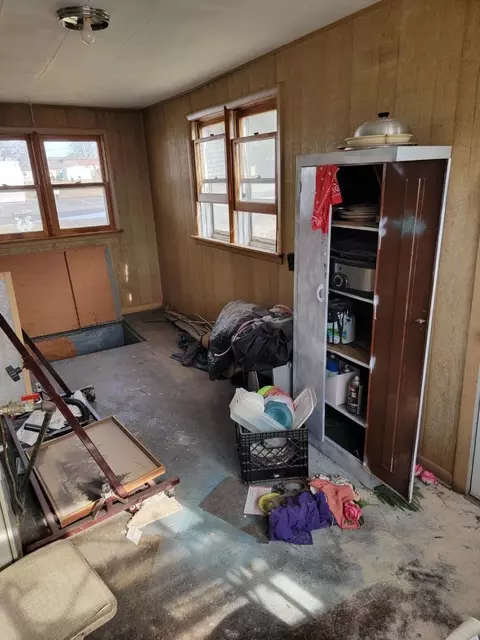 Entry Way - 1401 E Broadway St, Monett, MO 65708 photo 2 of 2