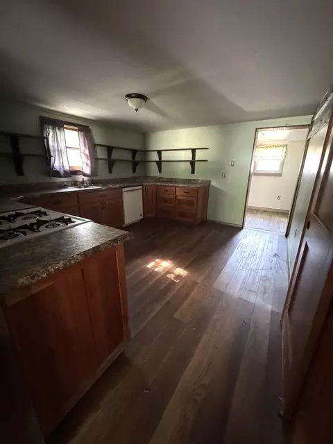 Kitchen - 54 Tiny Pine Ln, Galena, MO 65656 photo 3 of 3