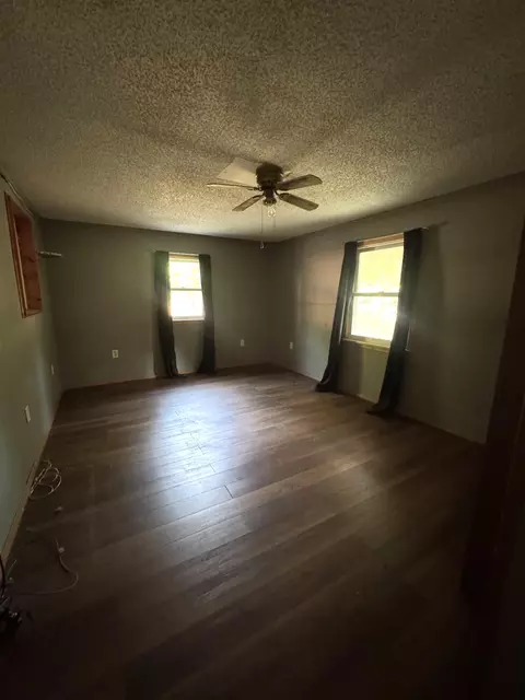 Bedroom - 54 Tiny Pine Ln, Galena, MO 65656 photo 2 of 3