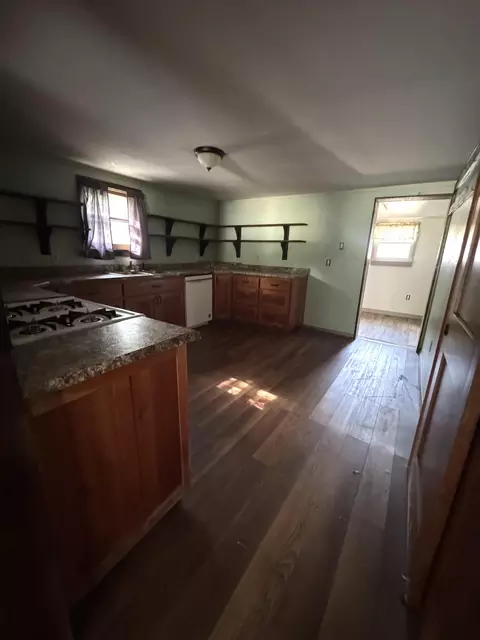 Kitchen - 54 Tiny Pine Ln, Galena, MO 65656 photo 1 of 3