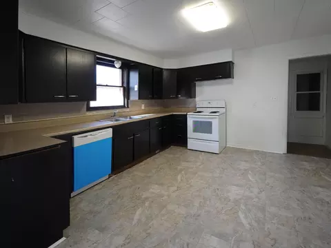 Kitchen - 801 S Newton Ave, Springfield, MO 65806 photo 1 of 1