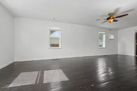 Living - 801 S Newton Ave, Springfield, MO 65806 photo 1 of 4