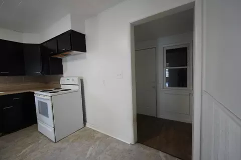Entry Way - 801 S Newton Ave, Springfield, MO 65806 photo 1 of 5