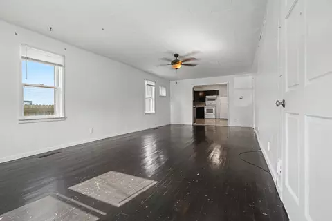 Living - 801 S Newton Ave, Springfield, MO 65806 photo 2 of 4