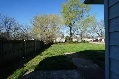 Exterior - 801 S Newton Ave, Springfield, MO 65806 photo 5 of 6