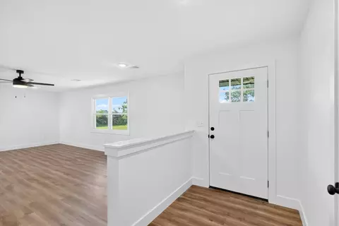 Entry Way - 3760 E Shelby Rd, Springfield, MO 65803 photo 1 of 1