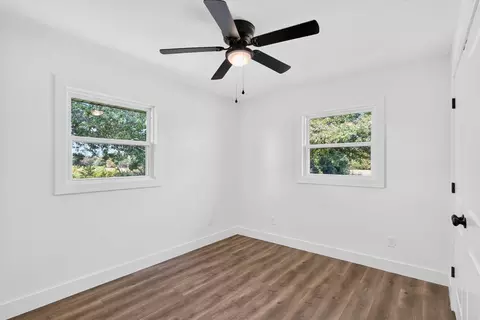 Bedroom - 3760 E Shelby Rd, Springfield, MO 65803 photo 5 of 6