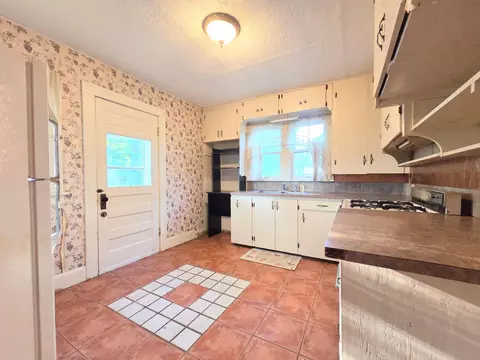Kitchen - 1106 S Florence Ave, Springfield, MO 65807 photo 1 of 4