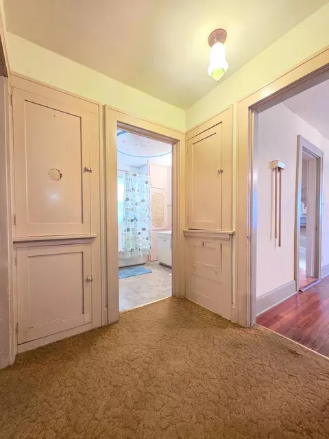 Entry Way - 1106 S Florence Ave, Springfield, MO 65807 photo 2 of 2
